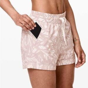 Lululemon Spring Break Away Short *4-way Stretch | 4